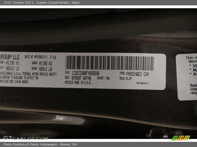 Granite Crystal Metallic / Black 2015 Chrysler 200 S