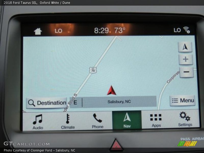 Oxford White / Dune 2018 Ford Taurus SEL