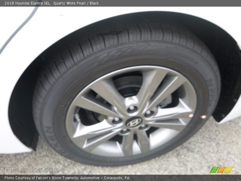 Quartz White Pearl / Black 2018 Hyundai Elantra SEL