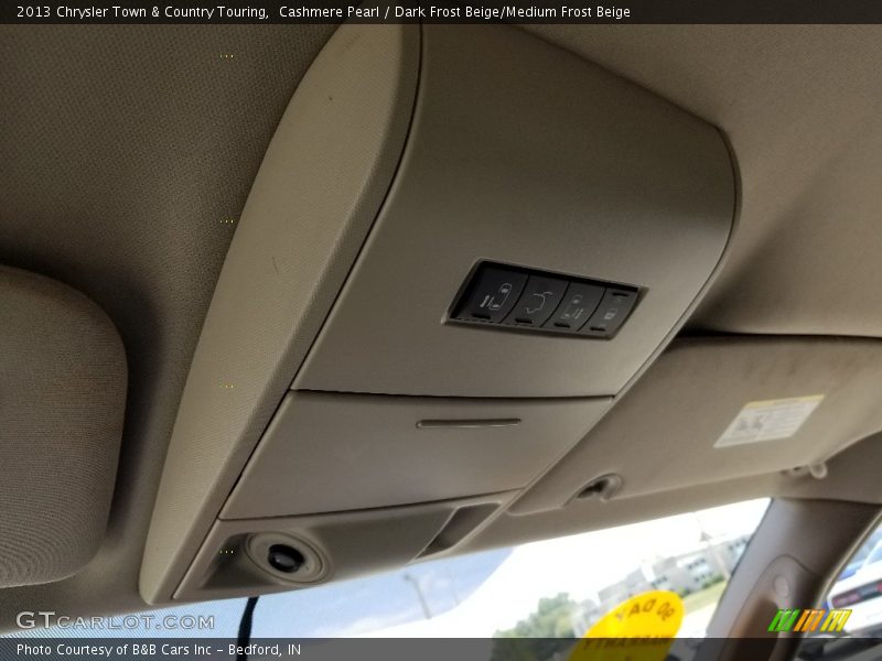 Cashmere Pearl / Dark Frost Beige/Medium Frost Beige 2013 Chrysler Town & Country Touring