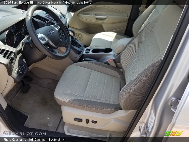 Ingot Silver Metallic / Medium Light Stone 2016 Ford Escape SE