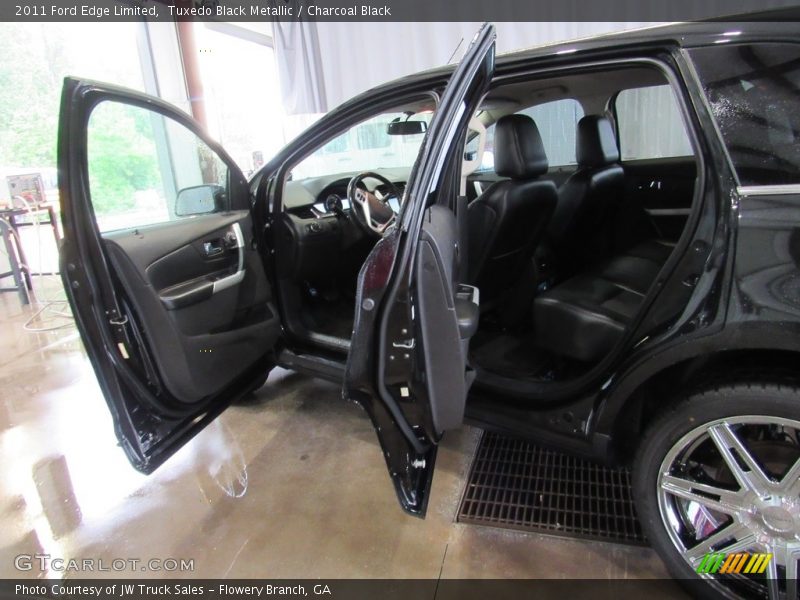 Tuxedo Black Metallic / Charcoal Black 2011 Ford Edge Limited