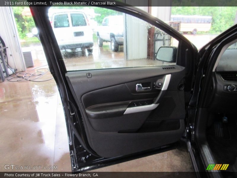Tuxedo Black Metallic / Charcoal Black 2011 Ford Edge Limited