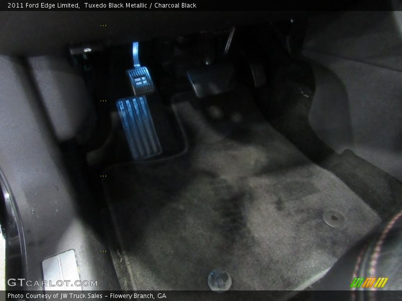 Tuxedo Black Metallic / Charcoal Black 2011 Ford Edge Limited