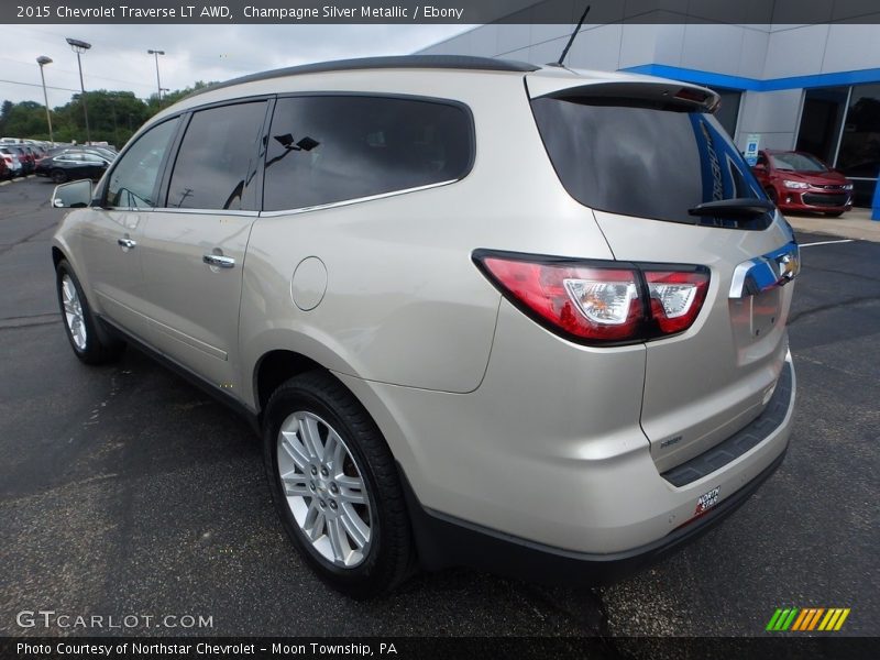 Champagne Silver Metallic / Ebony 2015 Chevrolet Traverse LT AWD