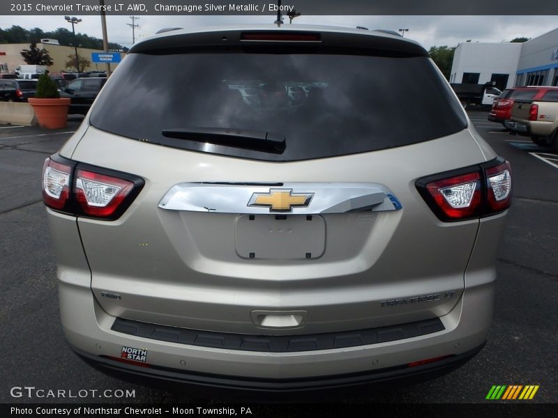 Champagne Silver Metallic / Ebony 2015 Chevrolet Traverse LT AWD