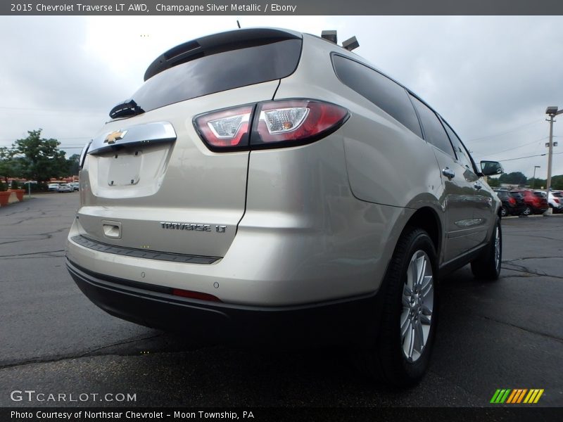 Champagne Silver Metallic / Ebony 2015 Chevrolet Traverse LT AWD
