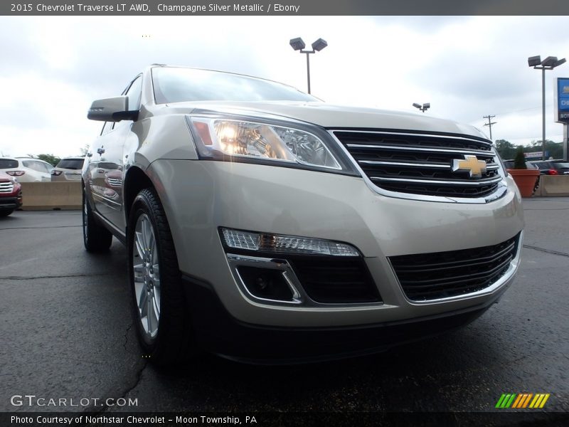 Champagne Silver Metallic / Ebony 2015 Chevrolet Traverse LT AWD