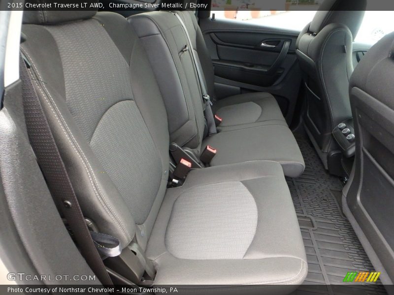 Champagne Silver Metallic / Ebony 2015 Chevrolet Traverse LT AWD