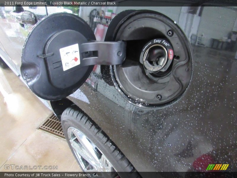 Tuxedo Black Metallic / Charcoal Black 2011 Ford Edge Limited