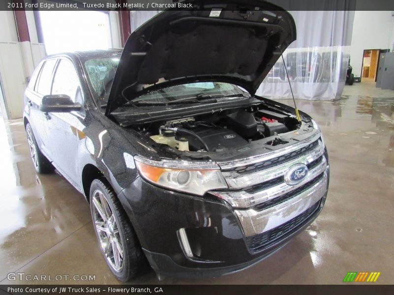 Tuxedo Black Metallic / Charcoal Black 2011 Ford Edge Limited