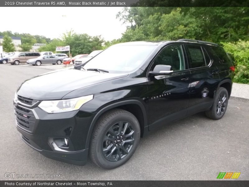 Front 3/4 View of 2019 Traverse RS AWD