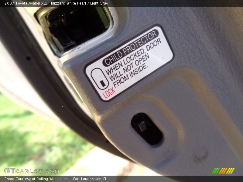 Blizzard White Pearl / Light Gray 2007 Toyota Avalon XLS