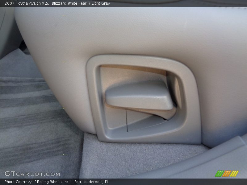 Blizzard White Pearl / Light Gray 2007 Toyota Avalon XLS