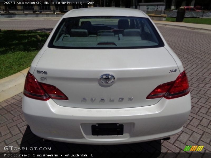 Blizzard White Pearl / Light Gray 2007 Toyota Avalon XLS