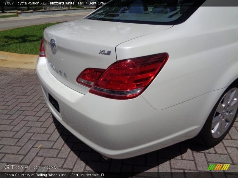 Blizzard White Pearl / Light Gray 2007 Toyota Avalon XLS