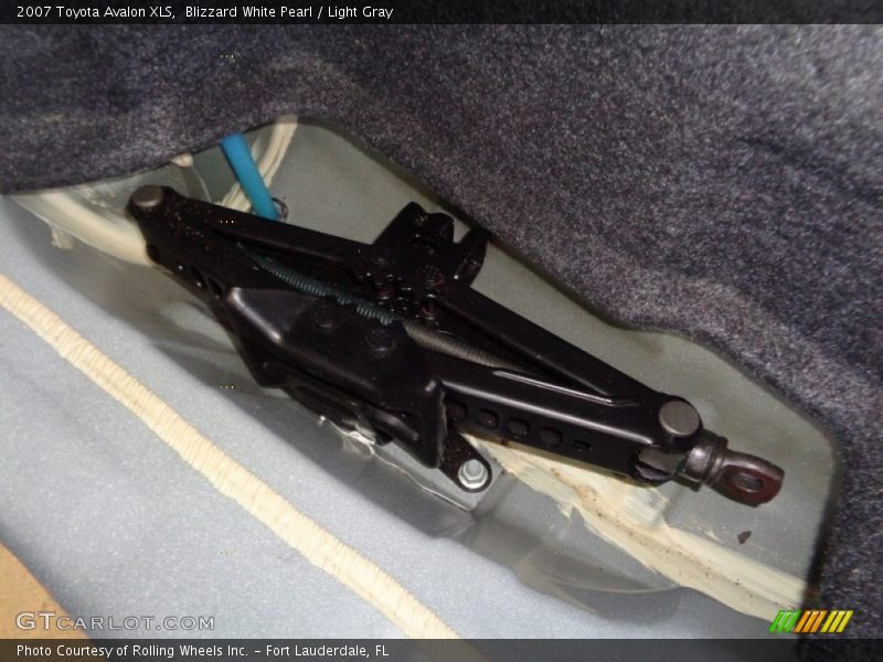Blizzard White Pearl / Light Gray 2007 Toyota Avalon XLS