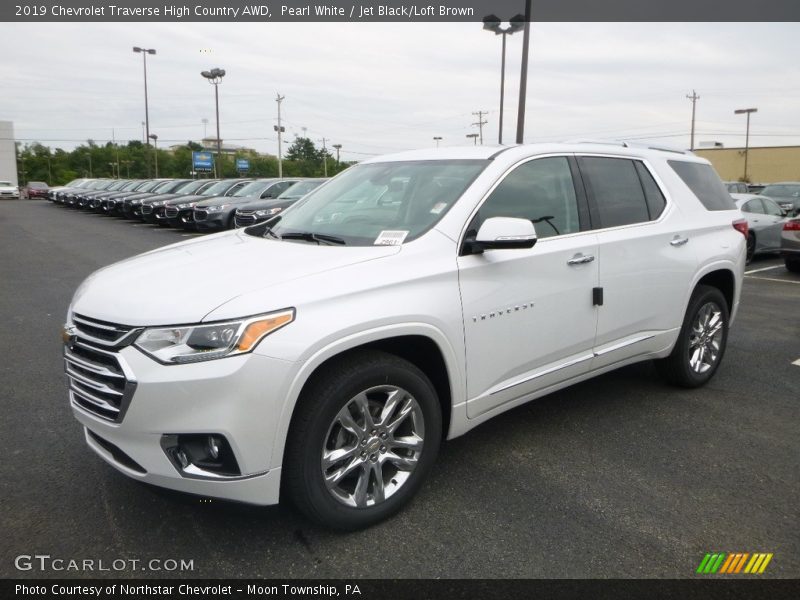 Front 3/4 View of 2019 Traverse High Country AWD