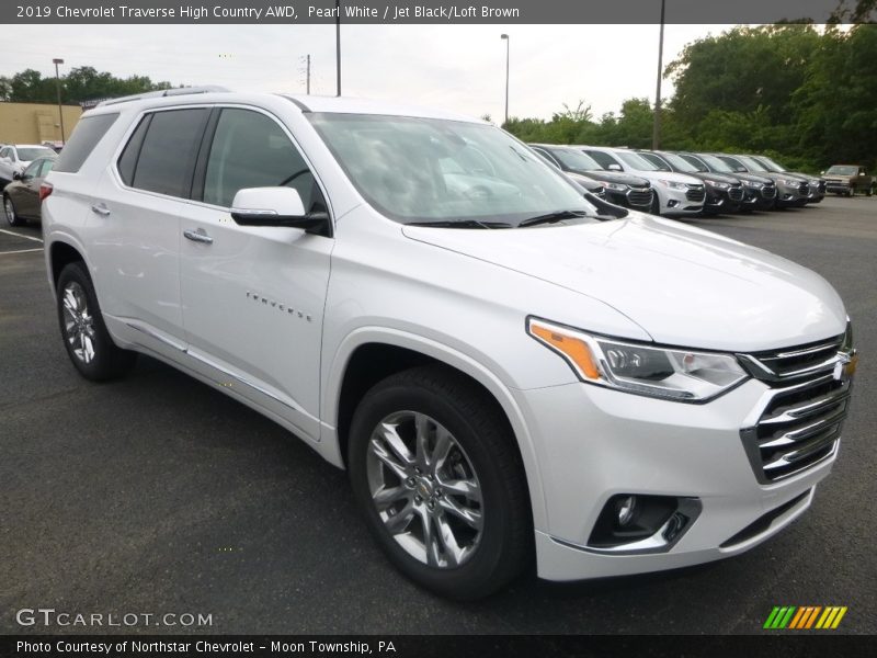 Front 3/4 View of 2019 Traverse High Country AWD