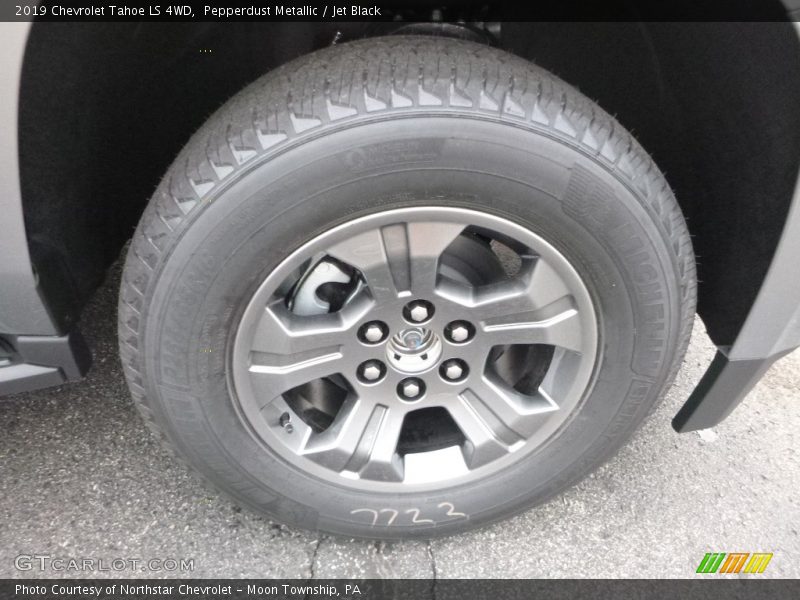 Pepperdust Metallic / Jet Black 2019 Chevrolet Tahoe LS 4WD