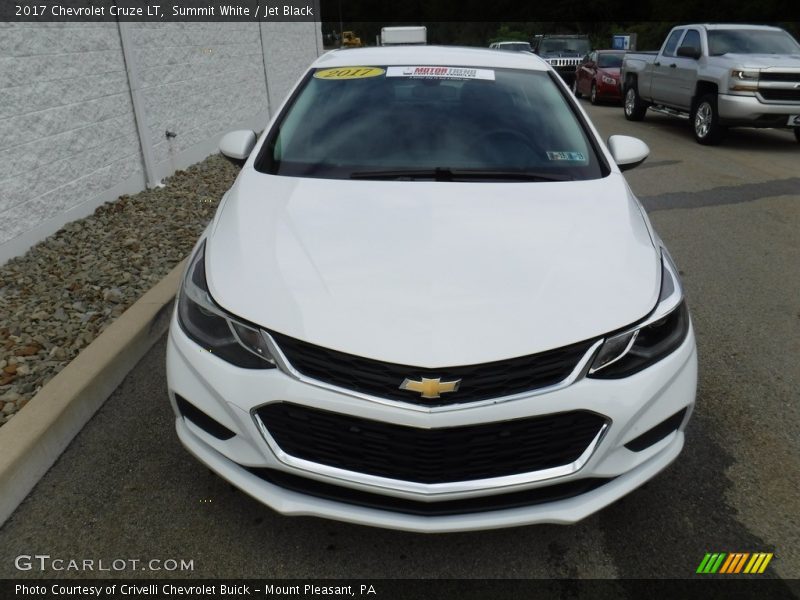 Summit White / Jet Black 2017 Chevrolet Cruze LT