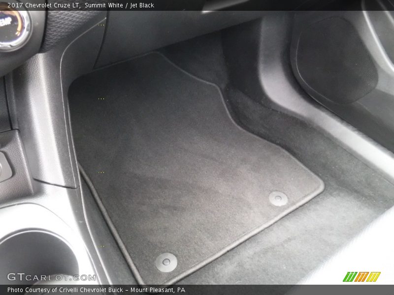 Summit White / Jet Black 2017 Chevrolet Cruze LT