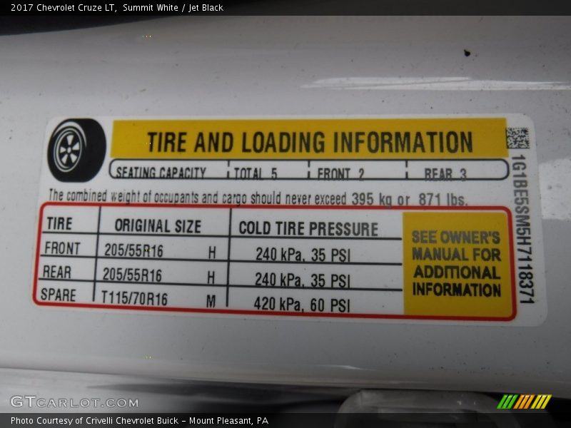 Summit White / Jet Black 2017 Chevrolet Cruze LT