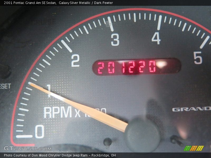 Galaxy Silver Metallic / Dark Pewter 2001 Pontiac Grand Am SE Sedan