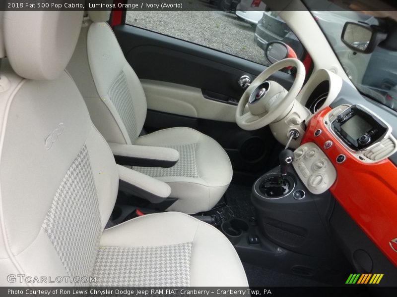 Luminosa Orange / Ivory (Avorio) 2018 Fiat 500 Pop Cabrio
