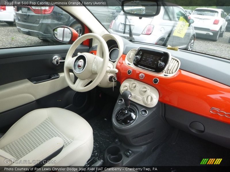 Luminosa Orange / Ivory (Avorio) 2018 Fiat 500 Pop Cabrio