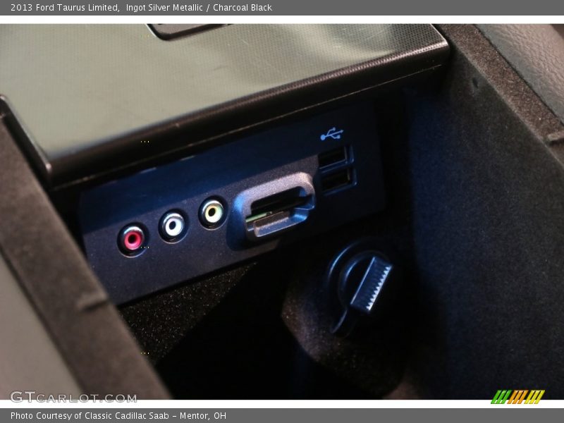 Ingot Silver Metallic / Charcoal Black 2013 Ford Taurus Limited