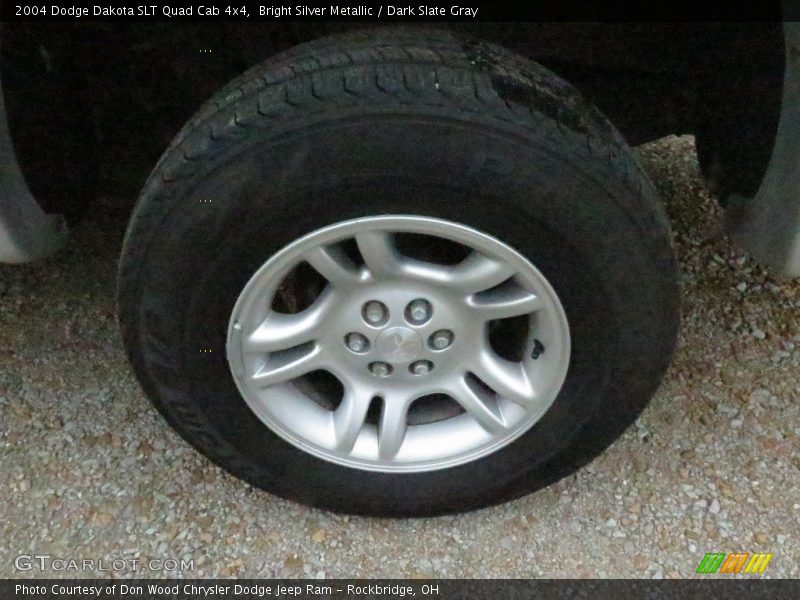 Bright Silver Metallic / Dark Slate Gray 2004 Dodge Dakota SLT Quad Cab 4x4