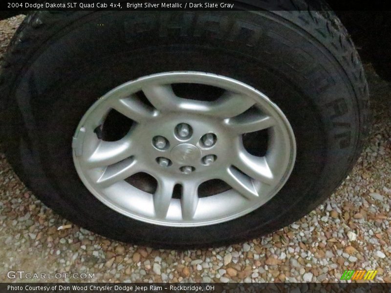 Bright Silver Metallic / Dark Slate Gray 2004 Dodge Dakota SLT Quad Cab 4x4