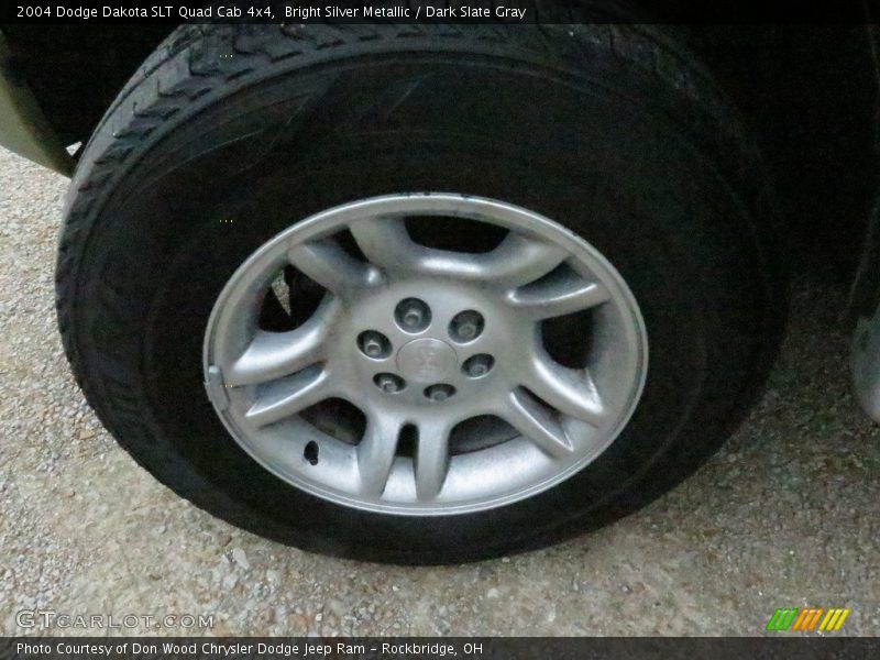 Bright Silver Metallic / Dark Slate Gray 2004 Dodge Dakota SLT Quad Cab 4x4