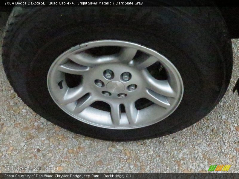Bright Silver Metallic / Dark Slate Gray 2004 Dodge Dakota SLT Quad Cab 4x4