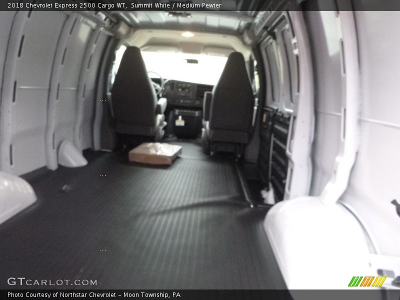 Summit White / Medium Pewter 2018 Chevrolet Express 2500 Cargo WT