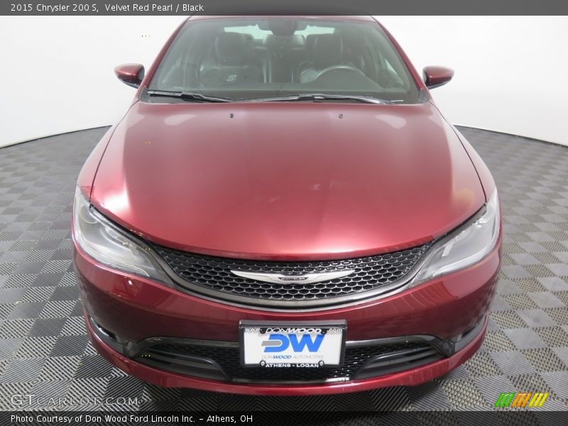 Velvet Red Pearl / Black 2015 Chrysler 200 S