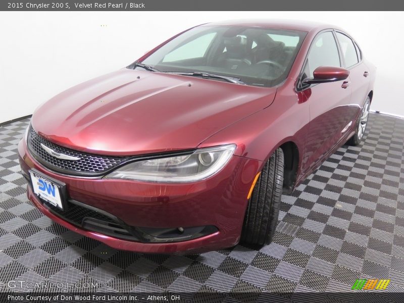Velvet Red Pearl / Black 2015 Chrysler 200 S