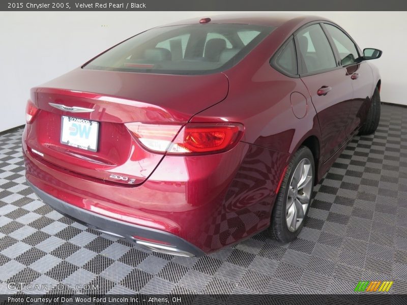 Velvet Red Pearl / Black 2015 Chrysler 200 S