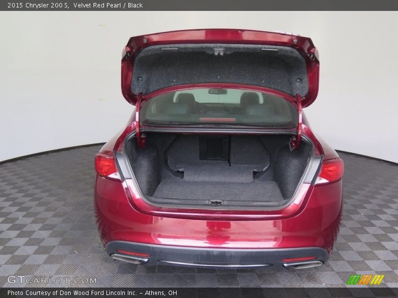 Velvet Red Pearl / Black 2015 Chrysler 200 S