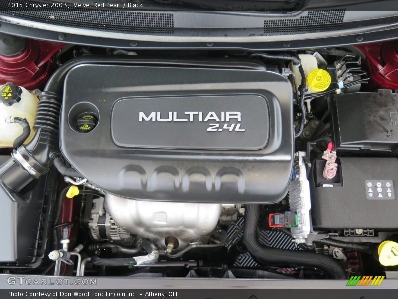 Velvet Red Pearl / Black 2015 Chrysler 200 S