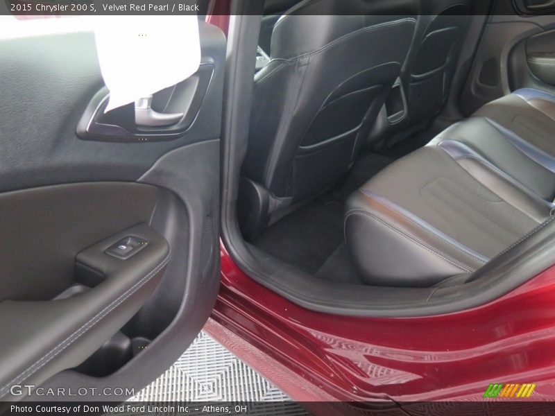 Velvet Red Pearl / Black 2015 Chrysler 200 S