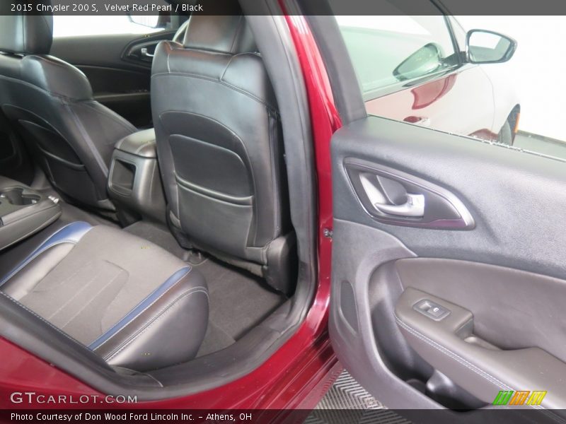 Velvet Red Pearl / Black 2015 Chrysler 200 S