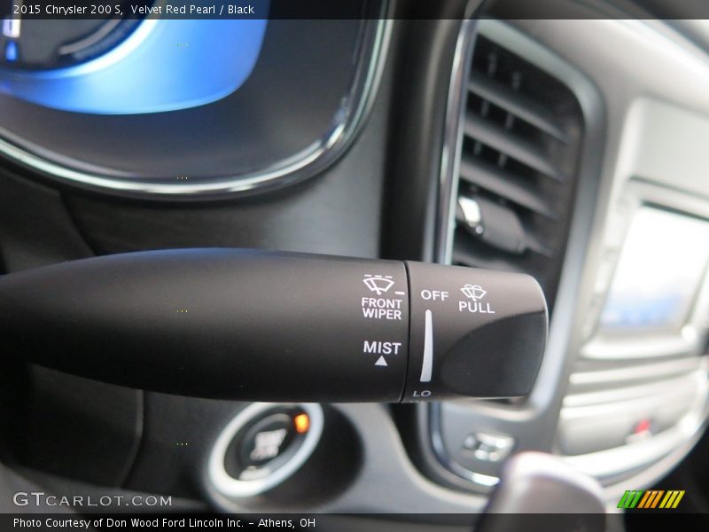 Velvet Red Pearl / Black 2015 Chrysler 200 S