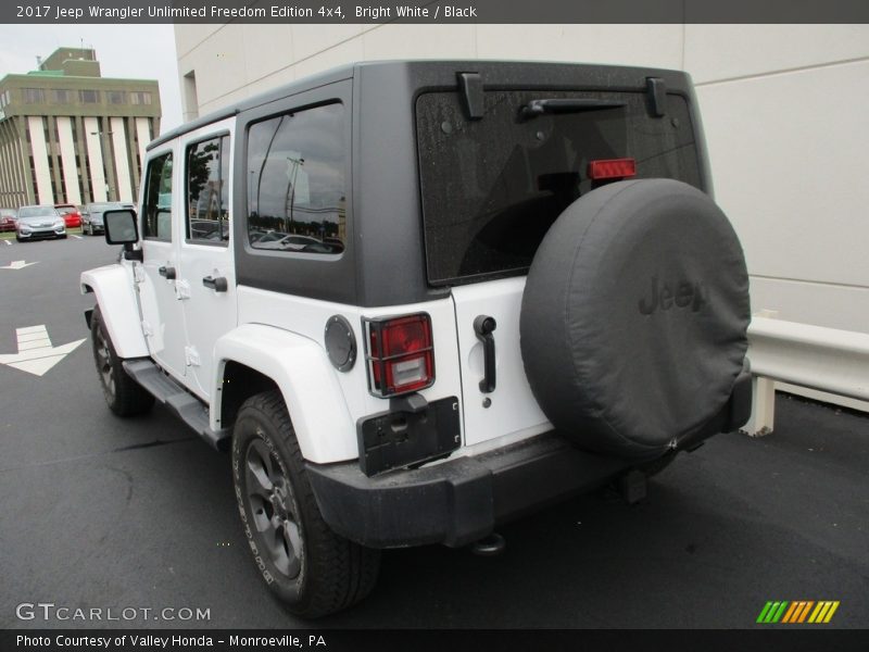 Bright White / Black 2017 Jeep Wrangler Unlimited Freedom Edition 4x4