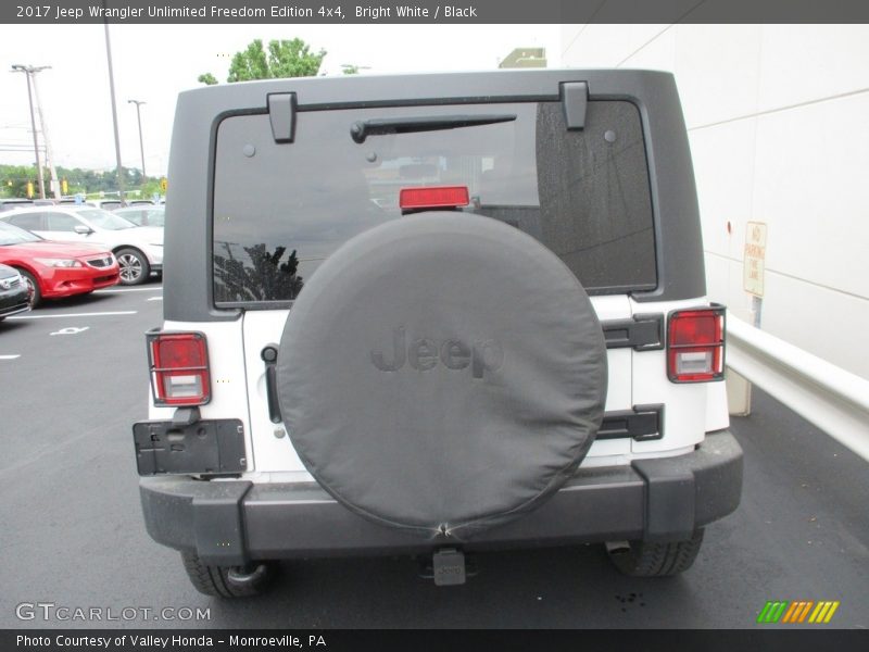 Bright White / Black 2017 Jeep Wrangler Unlimited Freedom Edition 4x4