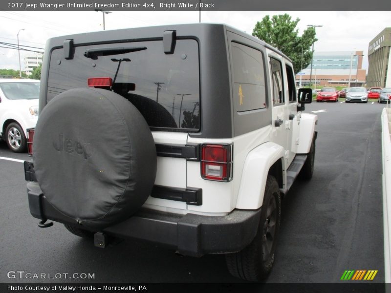 Bright White / Black 2017 Jeep Wrangler Unlimited Freedom Edition 4x4