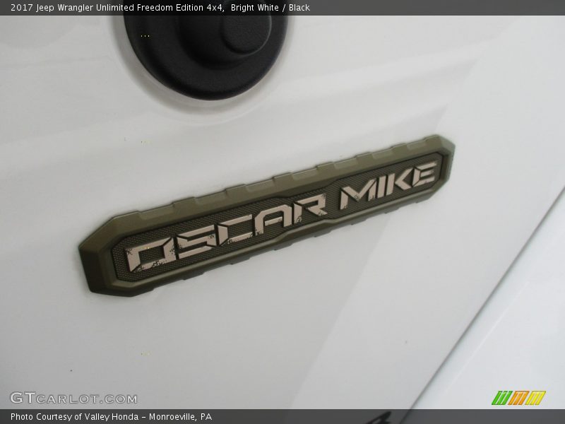 Bright White / Black 2017 Jeep Wrangler Unlimited Freedom Edition 4x4