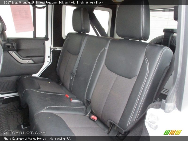 Bright White / Black 2017 Jeep Wrangler Unlimited Freedom Edition 4x4