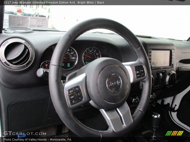 Bright White / Black 2017 Jeep Wrangler Unlimited Freedom Edition 4x4